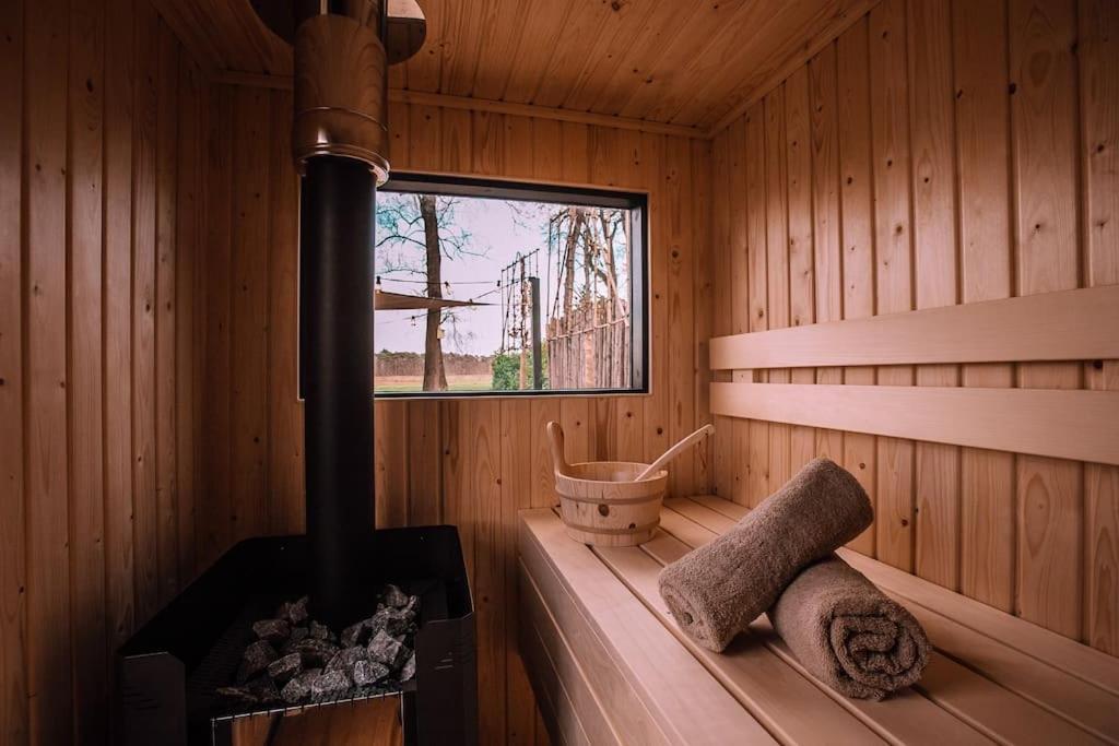 86, Bed & Outdoor Wellness - Sauna, Hottub, Icebath & Outdoor Shower Included! Oisterwijk Buitenkant foto